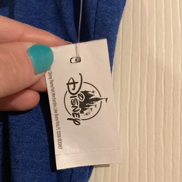 🤎🤎 Disneyland Women’s Scoop Neck Blue T-shirt w/ Pearl Graphic (size S) NWT - Picture 5 of 6